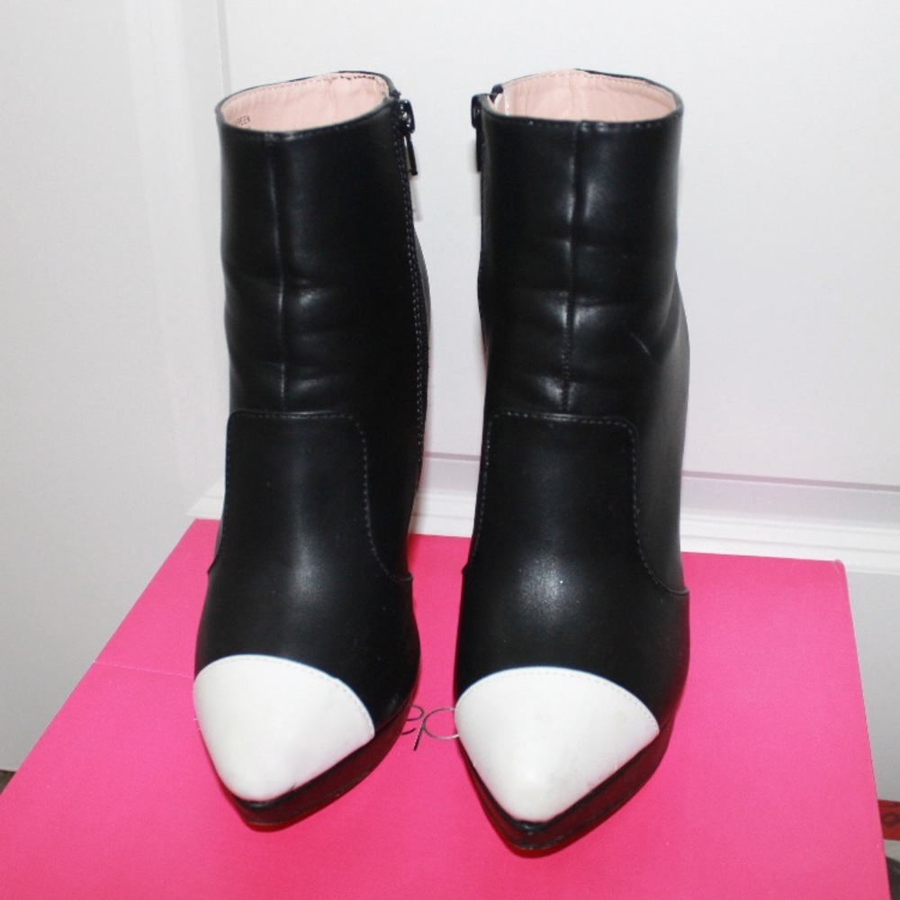 Dress shoes